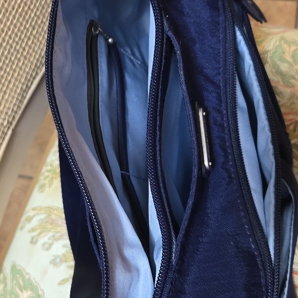 Baggallini large bags - Picture 9 of 9